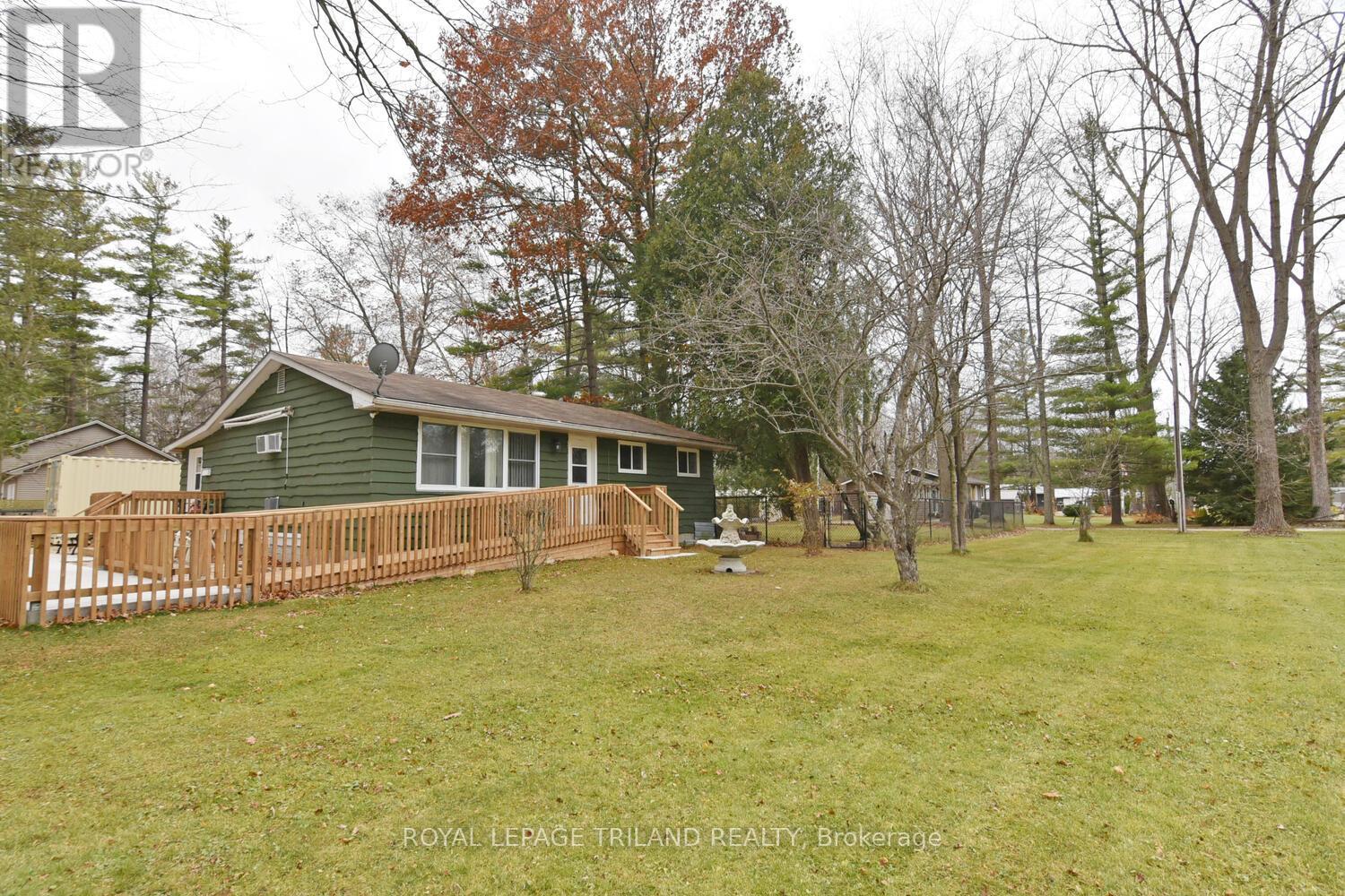 9599 Pleasant Road, Lambton Shores, Ontario  N0N 1J1 - Photo 4 - X12559754