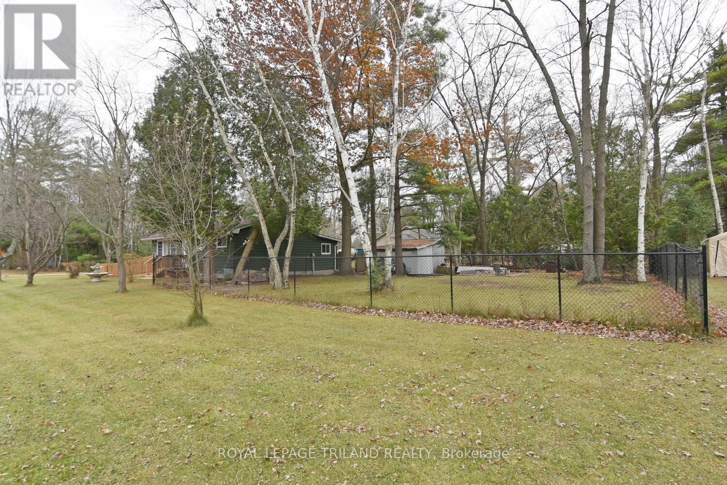 9599 Pleasant Road, Lambton Shores, Ontario  N0N 1J1 - Photo 6 - X12559754