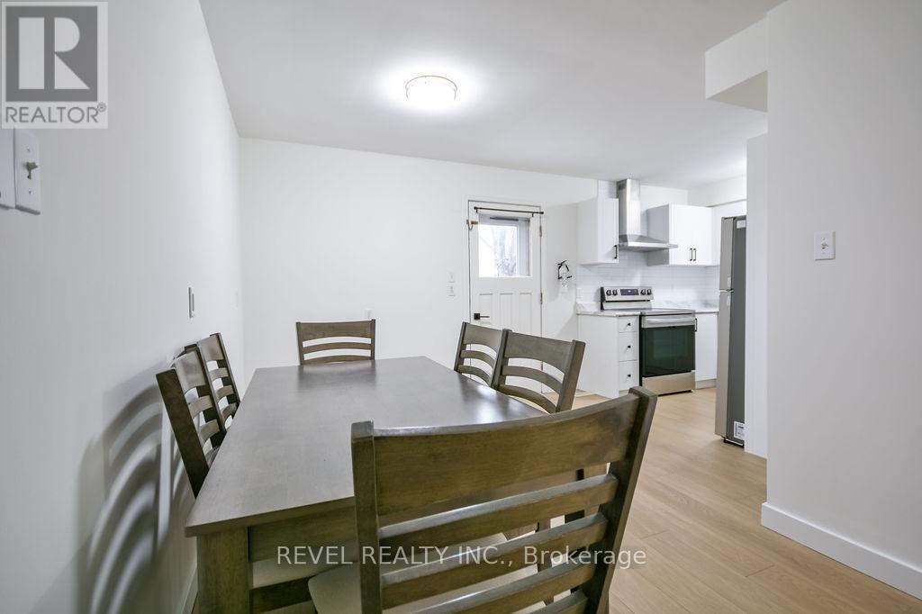 44 Parkside Drive, Barrie, Ontario  L4N 1W9 - Photo 16 - S12559602