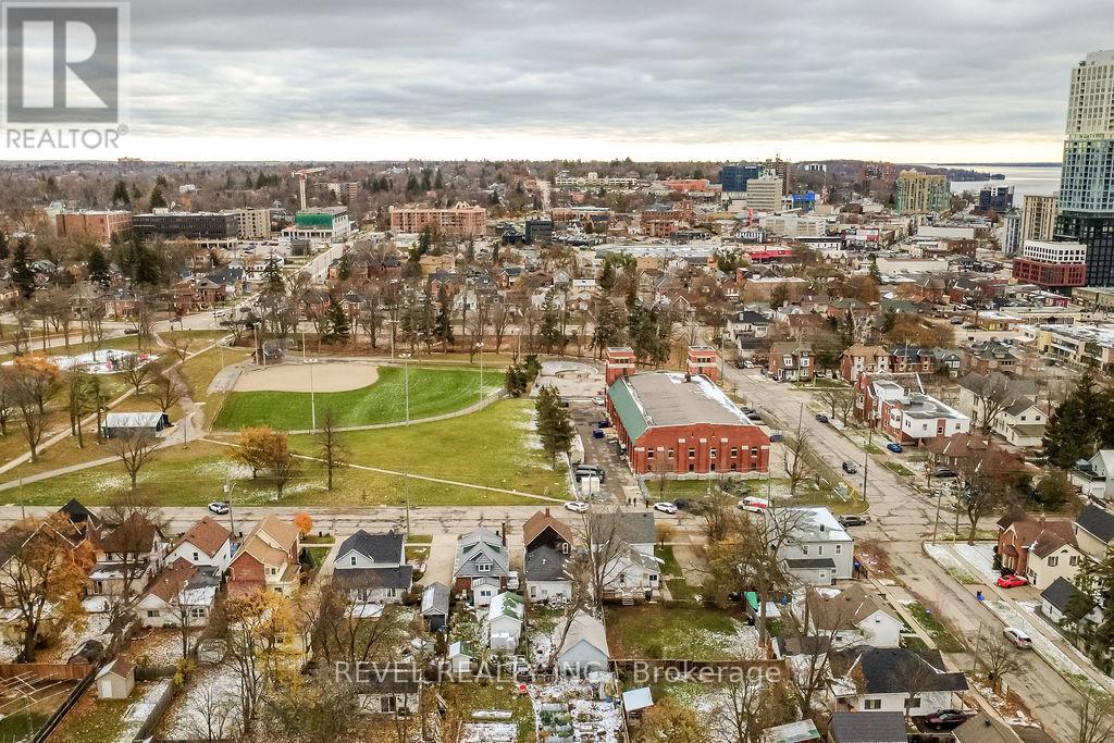 44 Parkside Drive, Barrie, Ontario  L4N 1W9 - Photo 42 - S12559602