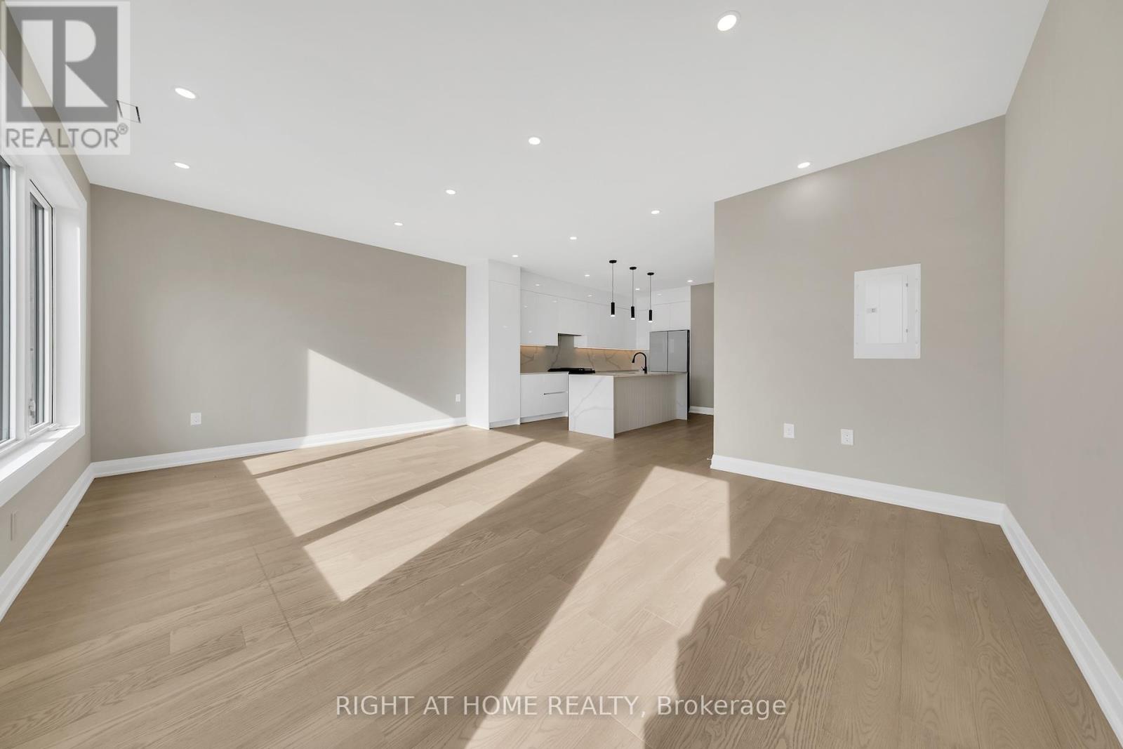 78 Bowie Avenue, Toronto, Ontario  M6E 2P5 - Photo 19 - W12501534