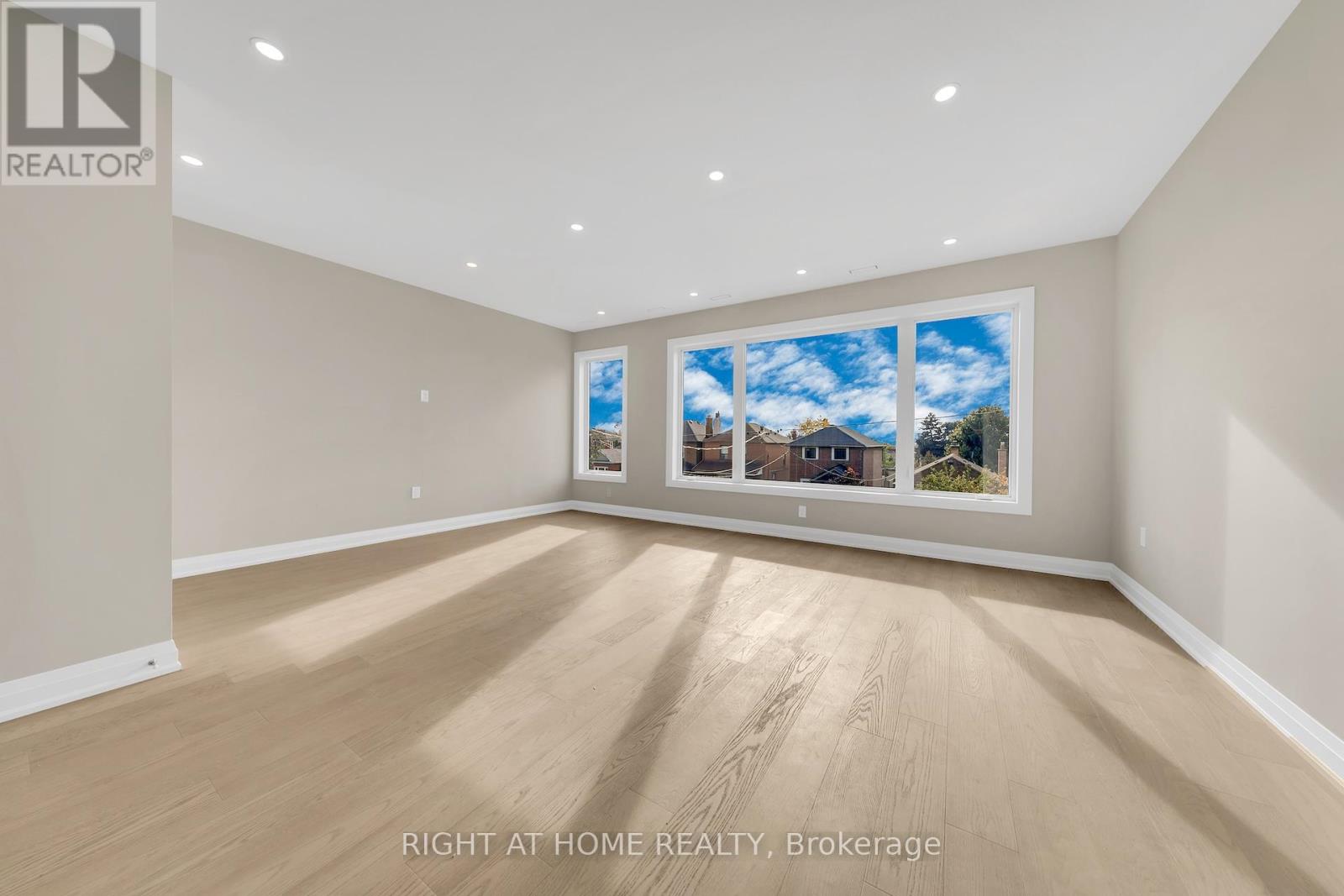 78 Bowie Avenue, Toronto, Ontario  M6E 2P5 - Photo 20 - W12501534