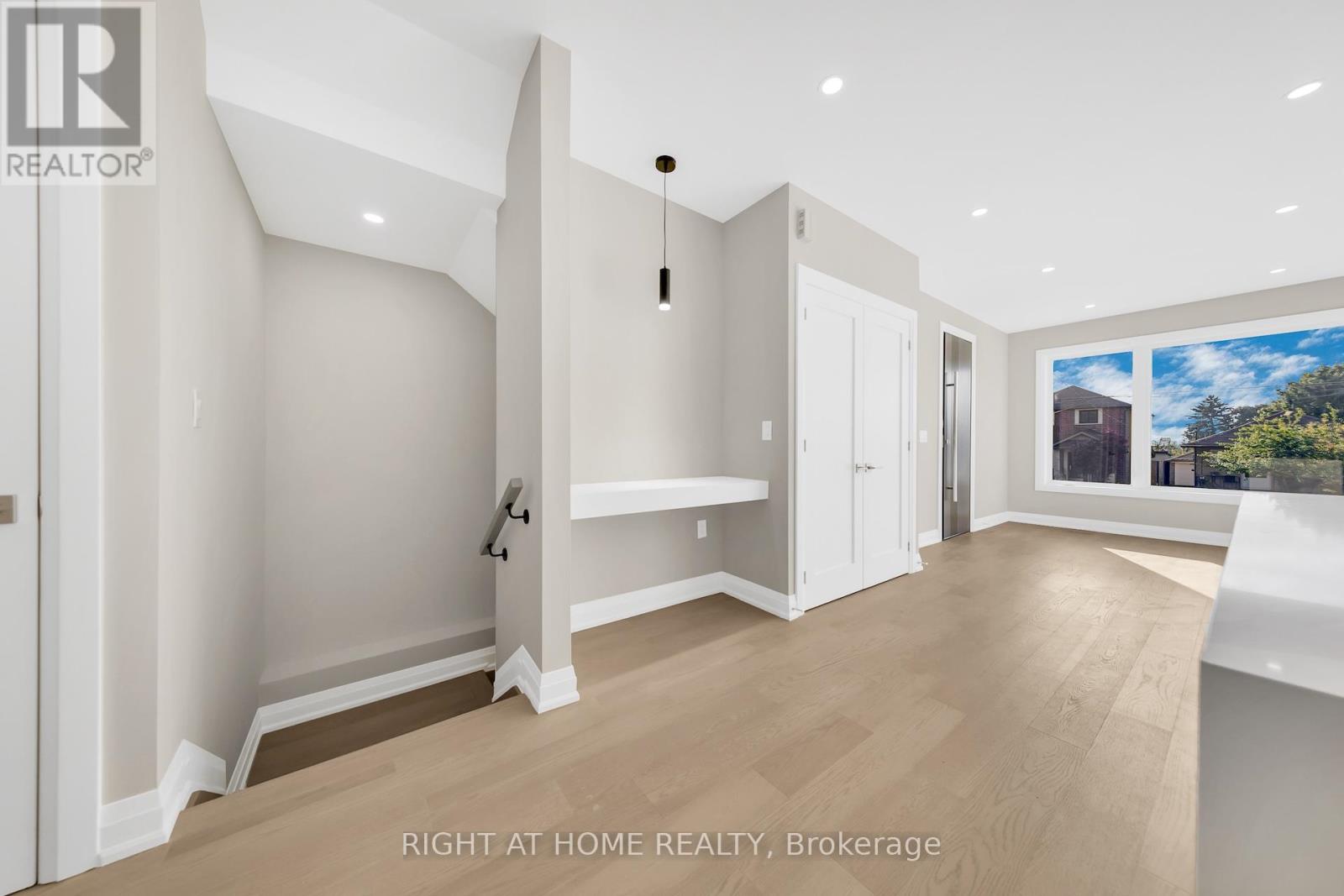 78 Bowie Avenue, Toronto, Ontario  M6E 2P5 - Photo 15 - W12501534