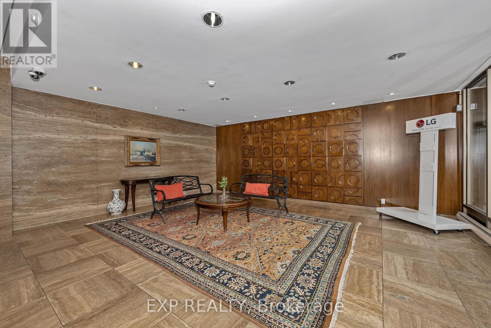 303 - 2625 Regina Street, Ottawa, Ontario  K2B 5W8 - Photo 4 - X12559636