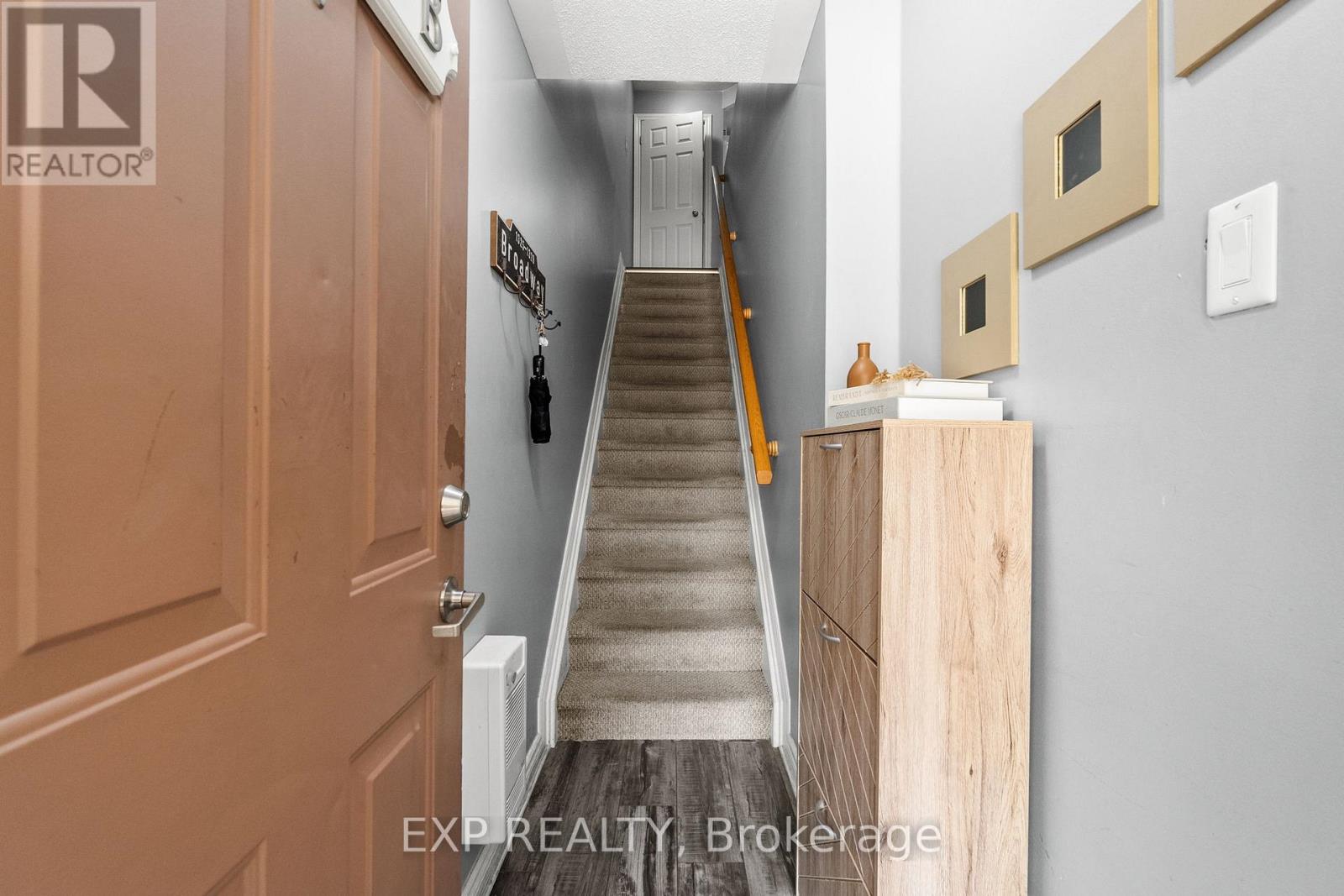 588-B Chapman Mills Drive, Ottawa, Ontario K2J 3V2 - Photo 5 - X12559698