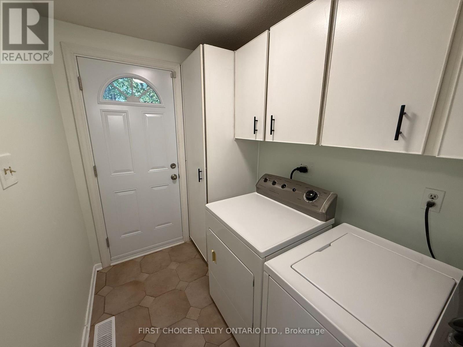 7913 Jeanne D'arc Boulevard, Ottawa, Ontario  K1C 2C7 - Photo 11 - X12559730