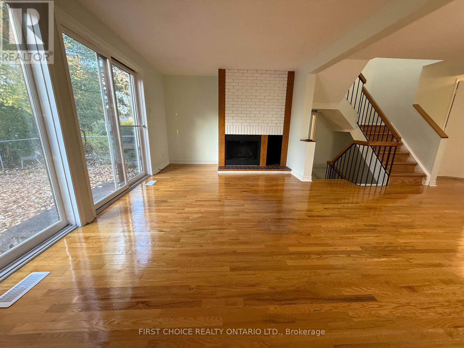 7913 Jeanne D'arc Boulevard, Ottawa, Ontario  K1C 2C7 - Photo 3 - X12559730