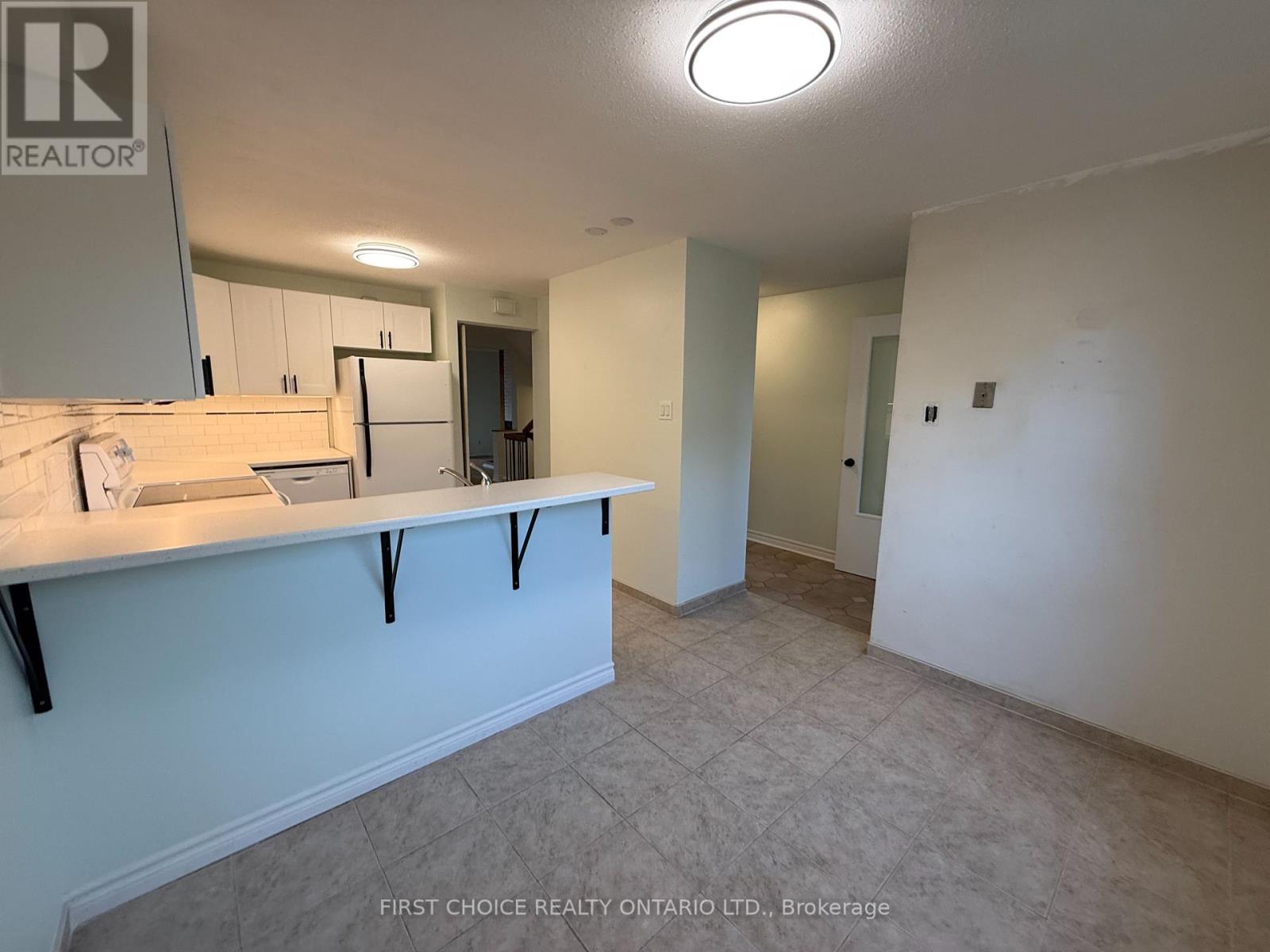 7913 Jeanne D'arc Boulevard, Ottawa, Ontario  K1C 2C7 - Photo 5 - X12559730