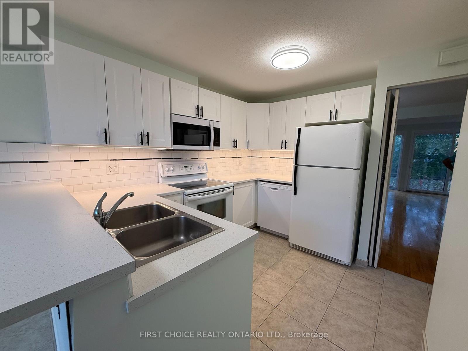 7913 Jeanne D'arc Boulevard, Ottawa, Ontario  K1C 2C7 - Photo 6 - X12559730