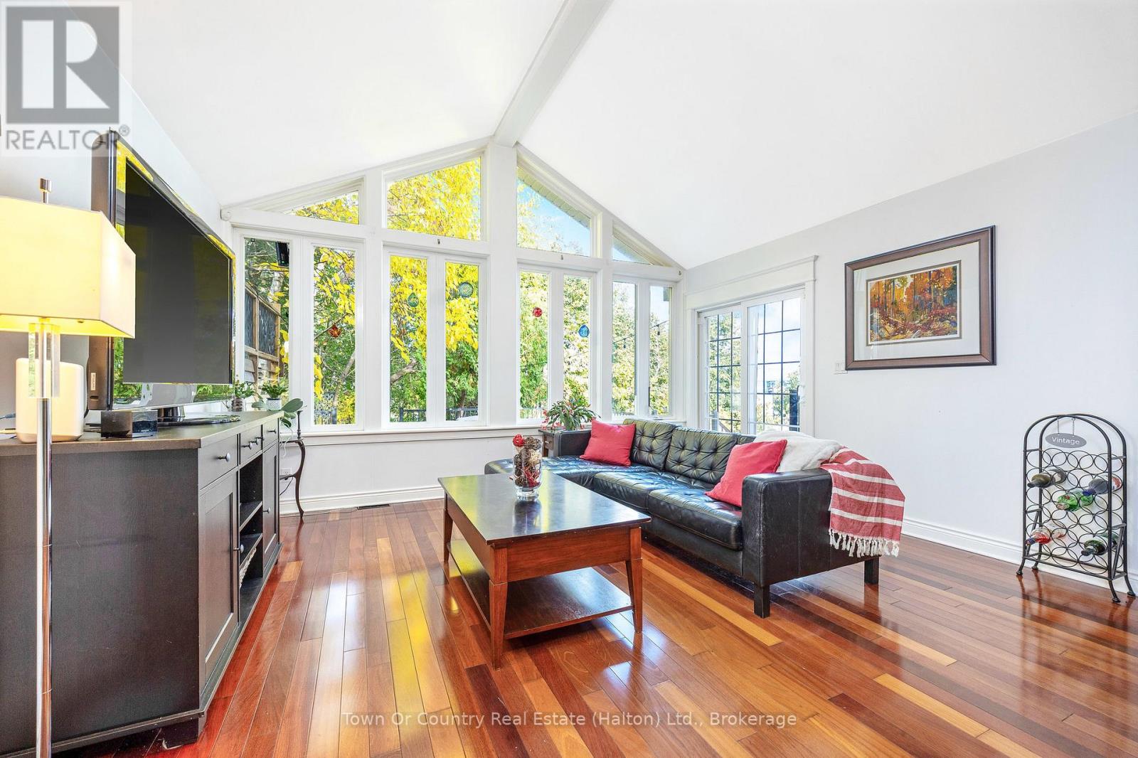 10 English Street, Brampton, Ontario L6X 1L4 - Photo 4 - W12559644