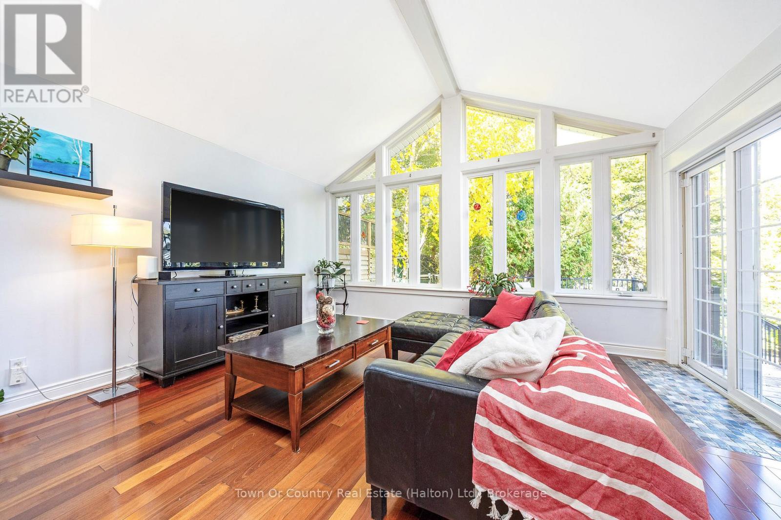 10 English Street, Brampton, Ontario L6X 1L4 - Photo 5 - W12559644