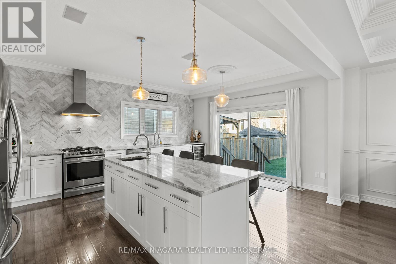 202 South Pelham Road, Welland, Ontario L3C 0E7 - Photo 12 - X12559784