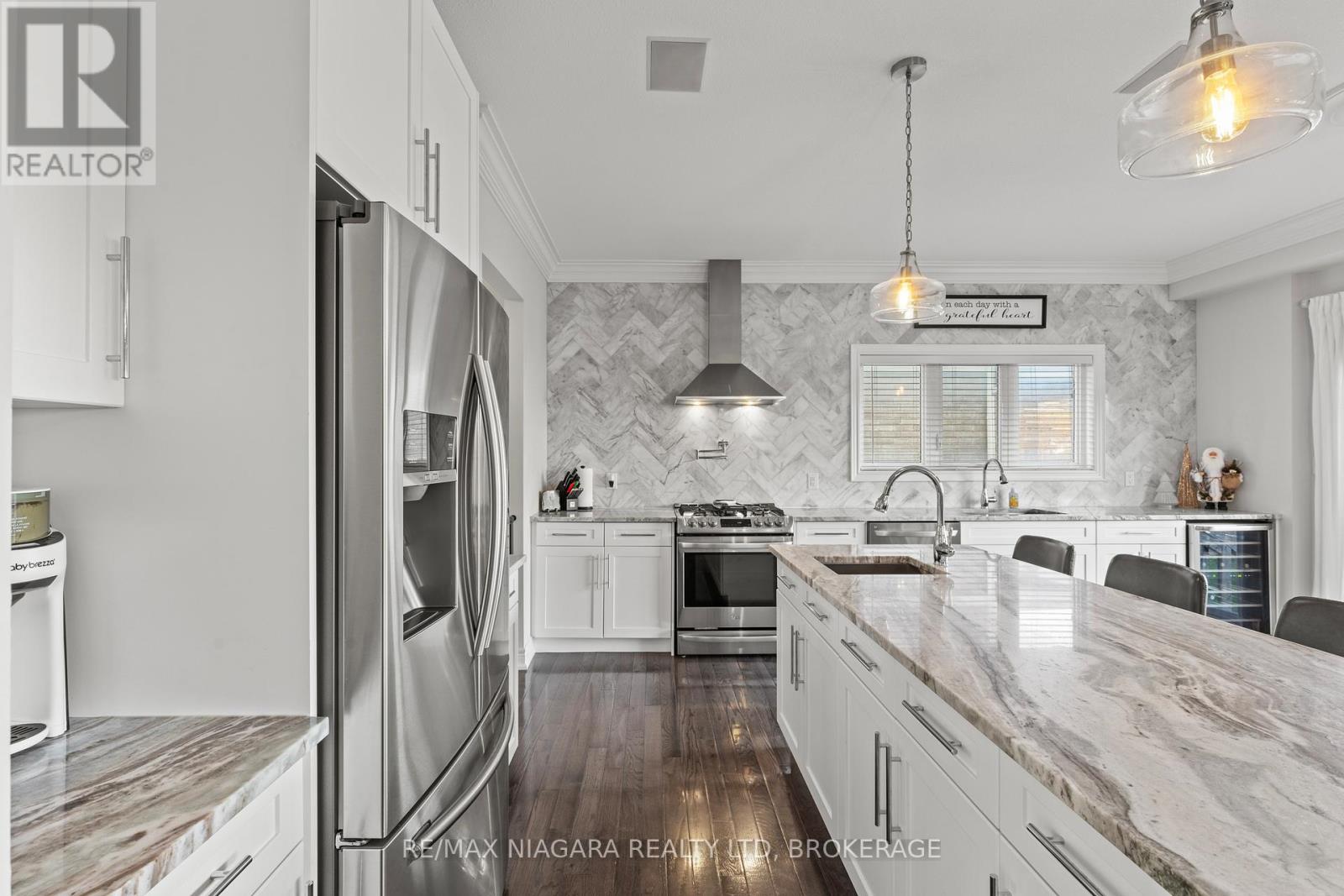 202 South Pelham Road, Welland, Ontario L3C 0E7 - Photo 13 - X12559784