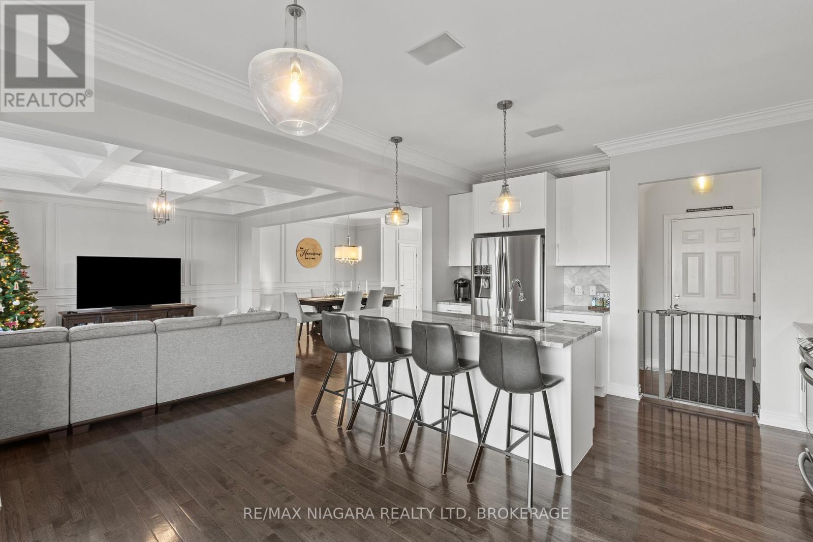 202 South Pelham Road, Welland, Ontario L3C 0E7 - Photo 15 - X12559784