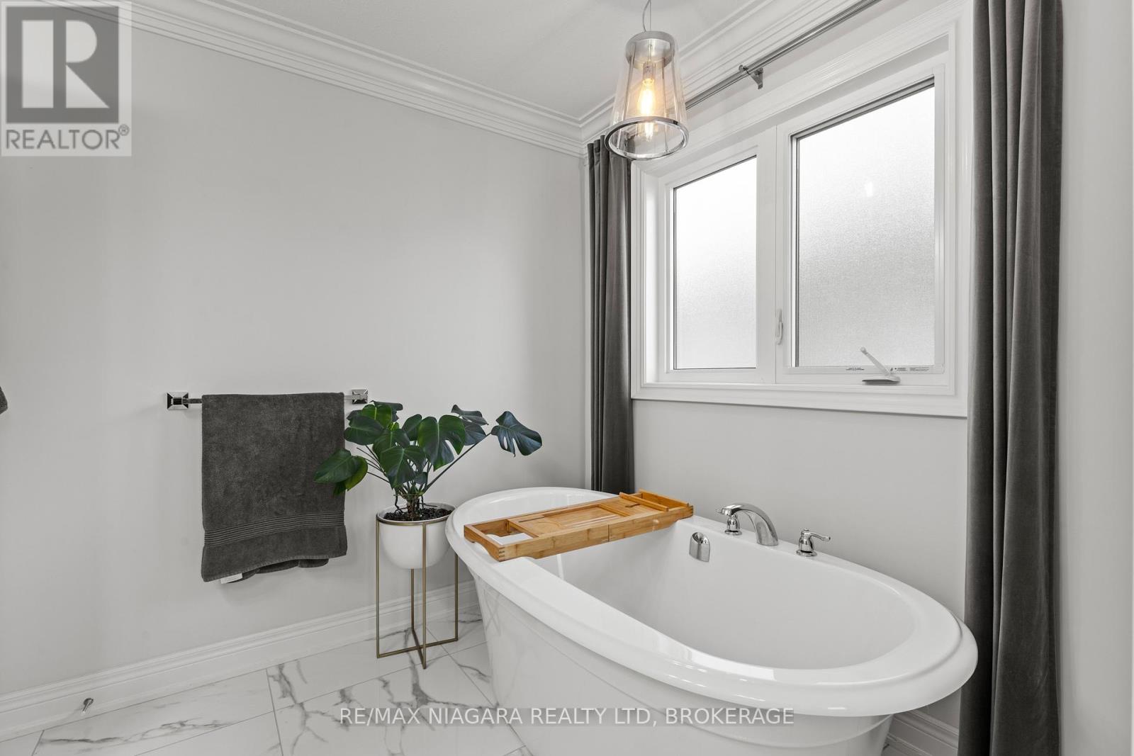 202 South Pelham Road, Welland, Ontario L3C 0E7 - Photo 22 - X12559784