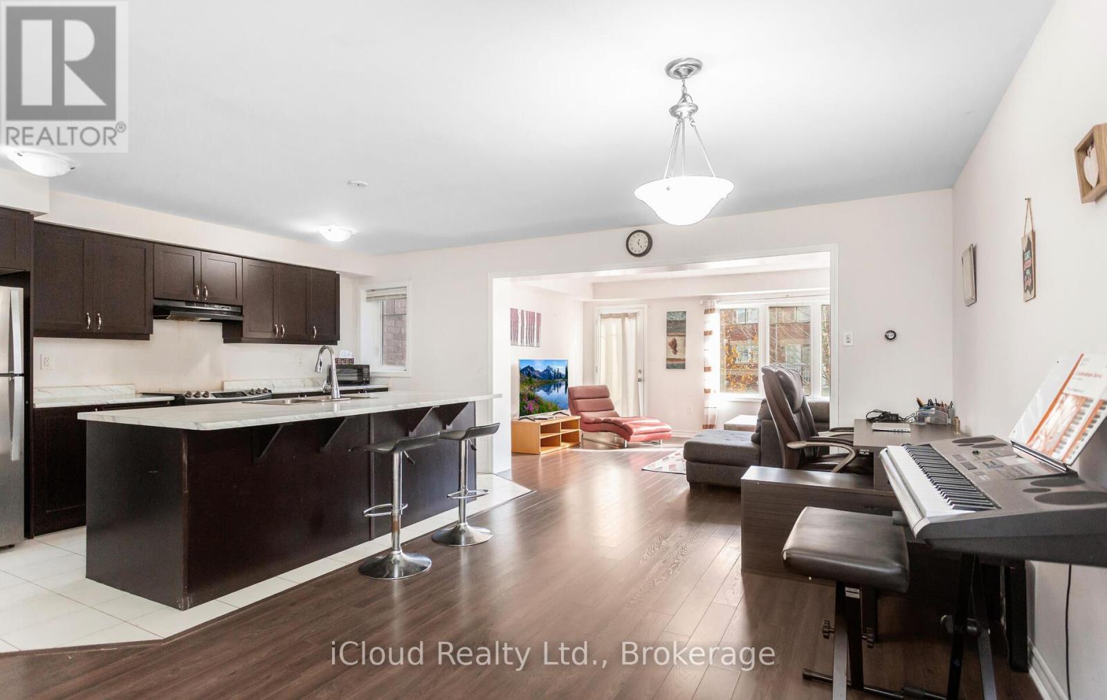 1525 Husband Place, Milton, Ontario  L9T 8X9 - Photo 8 - W12559572