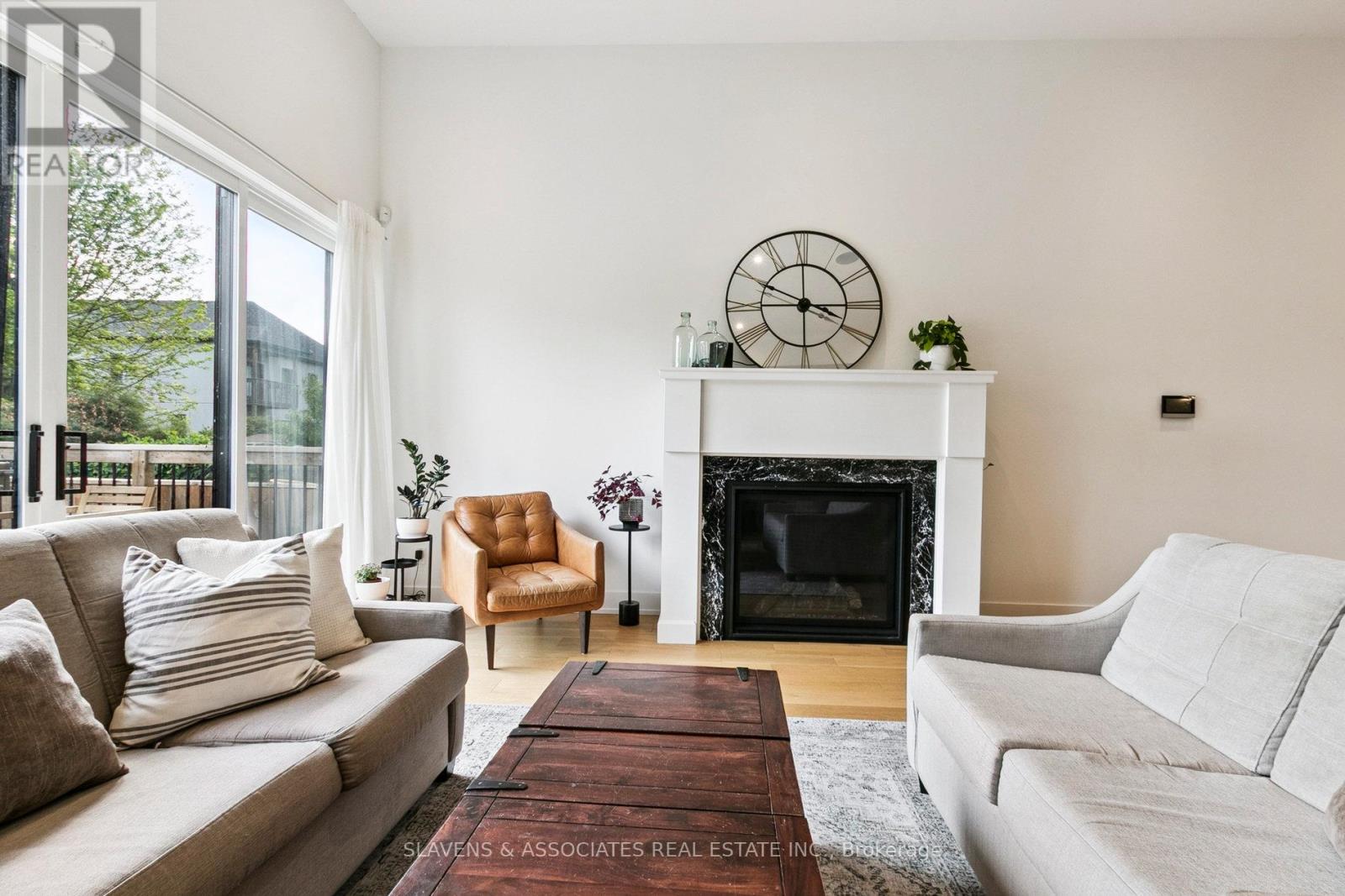 1040 Enola Avenue, Mississauga, Ontario  L5G 4A9 - Photo 13 - W12559580