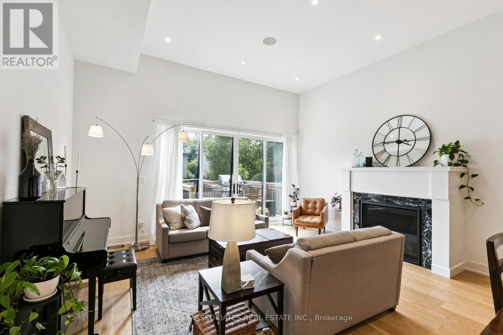 1040 Enola Avenue, Mississauga, Ontario  L5G 4A9 - Photo 14 - W12559580