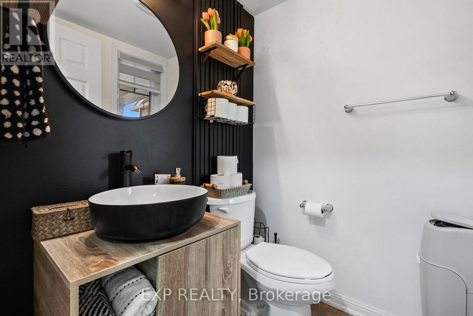 146 Vanhorne Close, Brampton, Ontario  L7A 0G2 - Photo 10 - W12559584