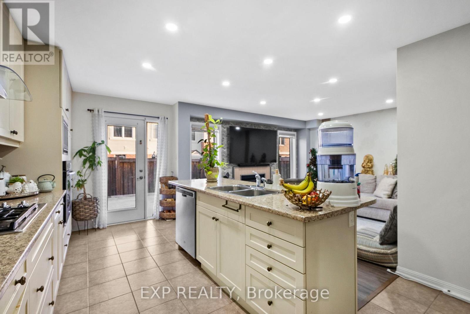 146 Vanhorne Close, Brampton, Ontario  L7A 0G2 - Photo 18 - W12559584