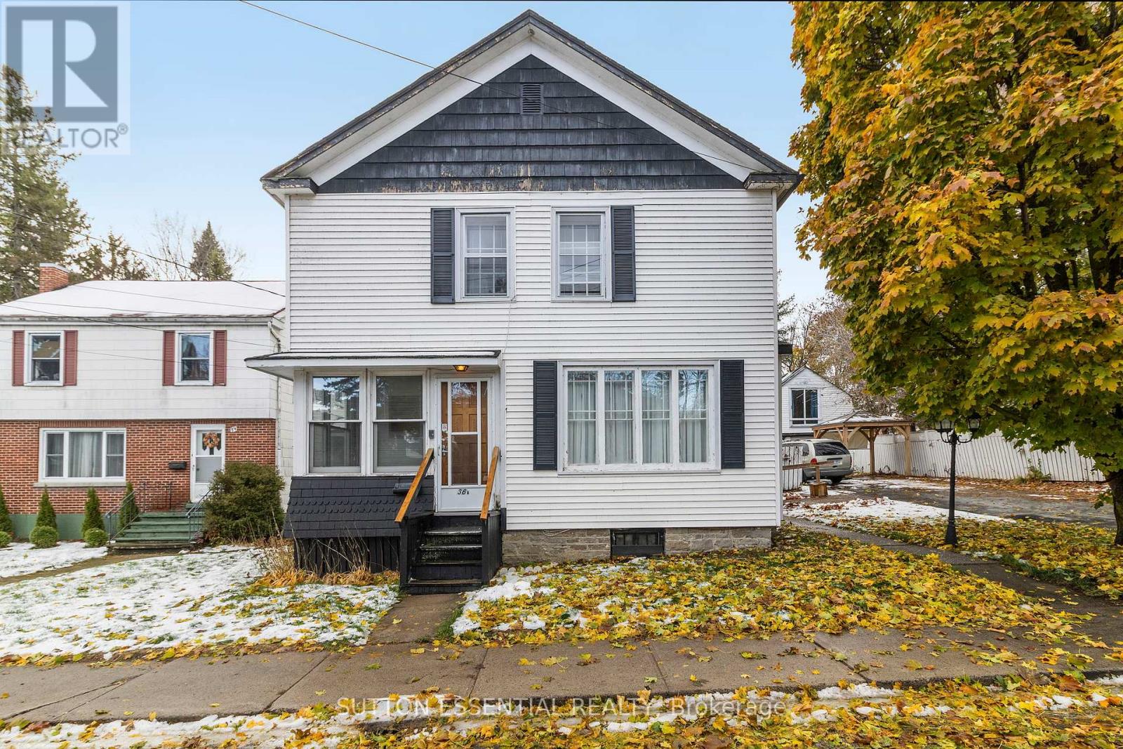 36 Ann Street, Brockville, Ontario  K6V 5L2 - Photo 1 - X12559632