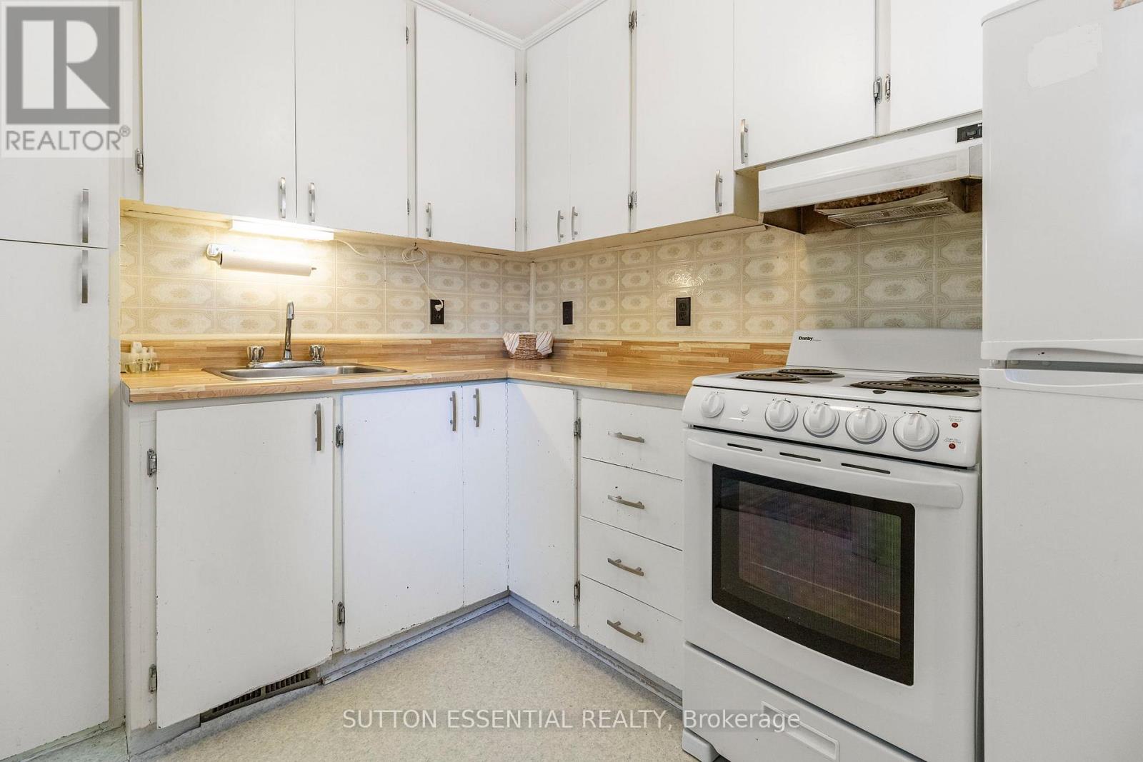 36 Ann Street, Brockville, Ontario  K6V 5L2 - Photo 16 - X12559632