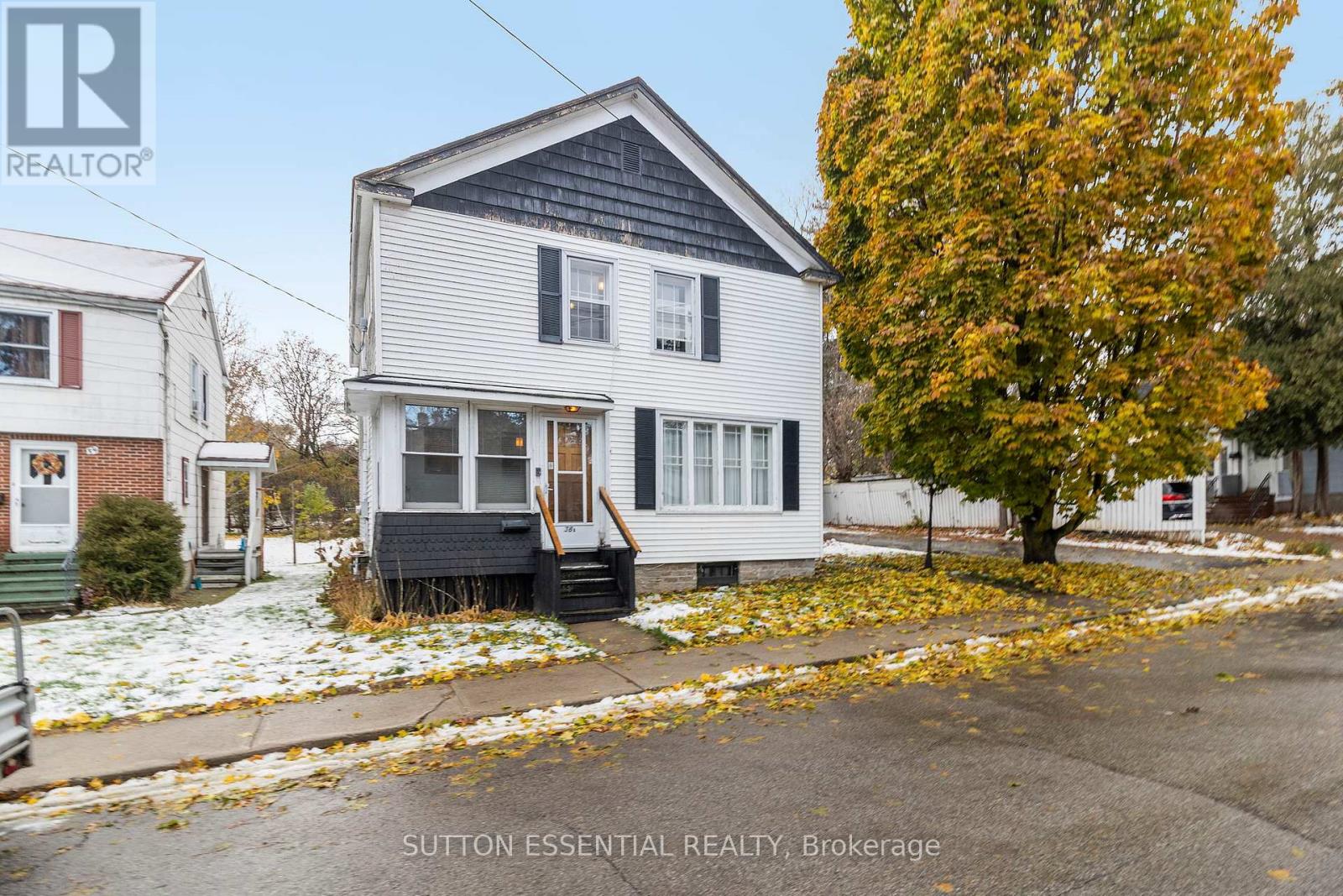 36 Ann Street, Brockville, Ontario  K6V 5L2 - Photo 2 - X12559632