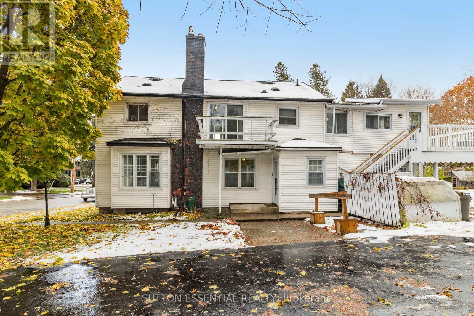 36 Ann Street, Brockville, Ontario  K6V 5L2 - Photo 3 - X12559632