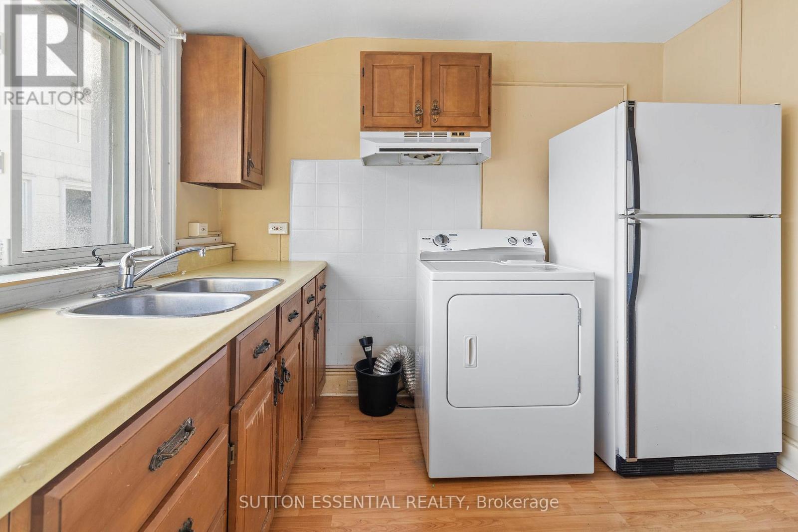 36 Ann Street, Brockville, Ontario  K6V 5L2 - Photo 40 - X12559632