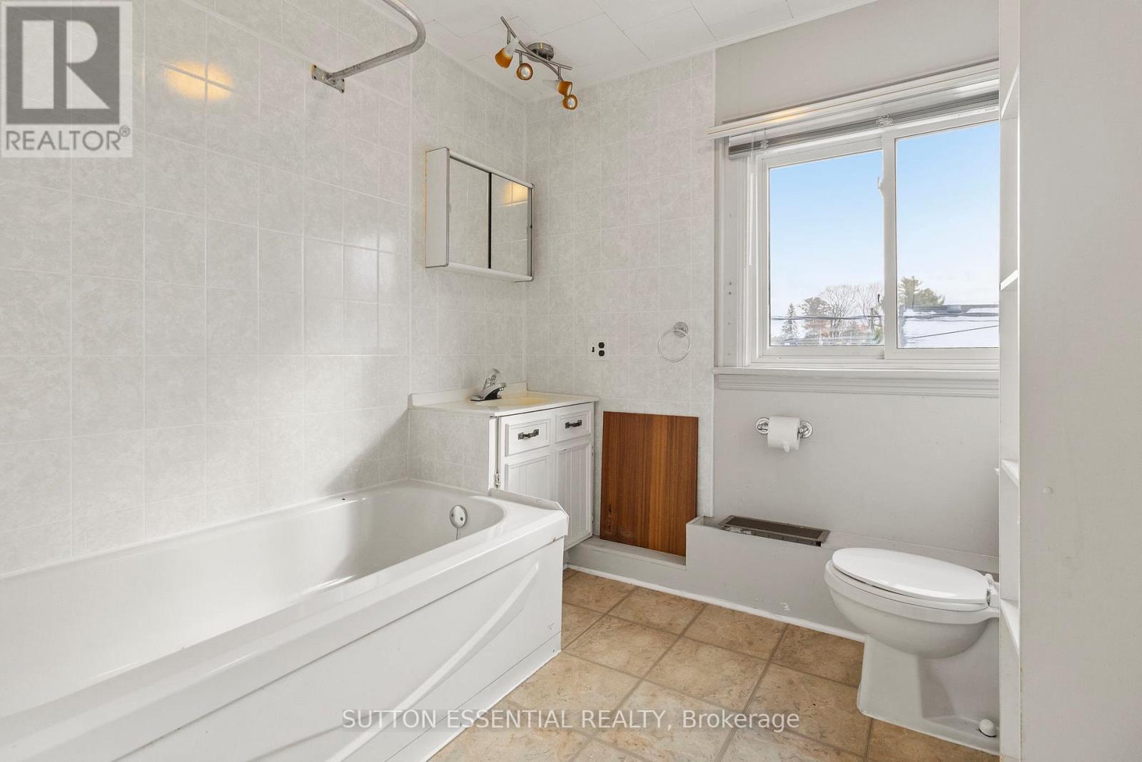 36 Ann Street, Brockville, Ontario  K6V 5L2 - Photo 41 - X12559632