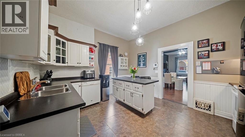 73 Superior Street, Brantford, Ontario  N3S 2K5 - Photo 4 - 40784942