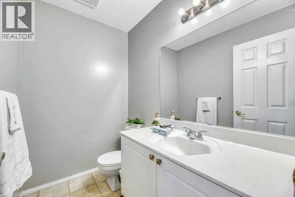 17 Taravista Way Ne, Calgary, Alberta  T3J 4K1 - Photo 8 - A2266199