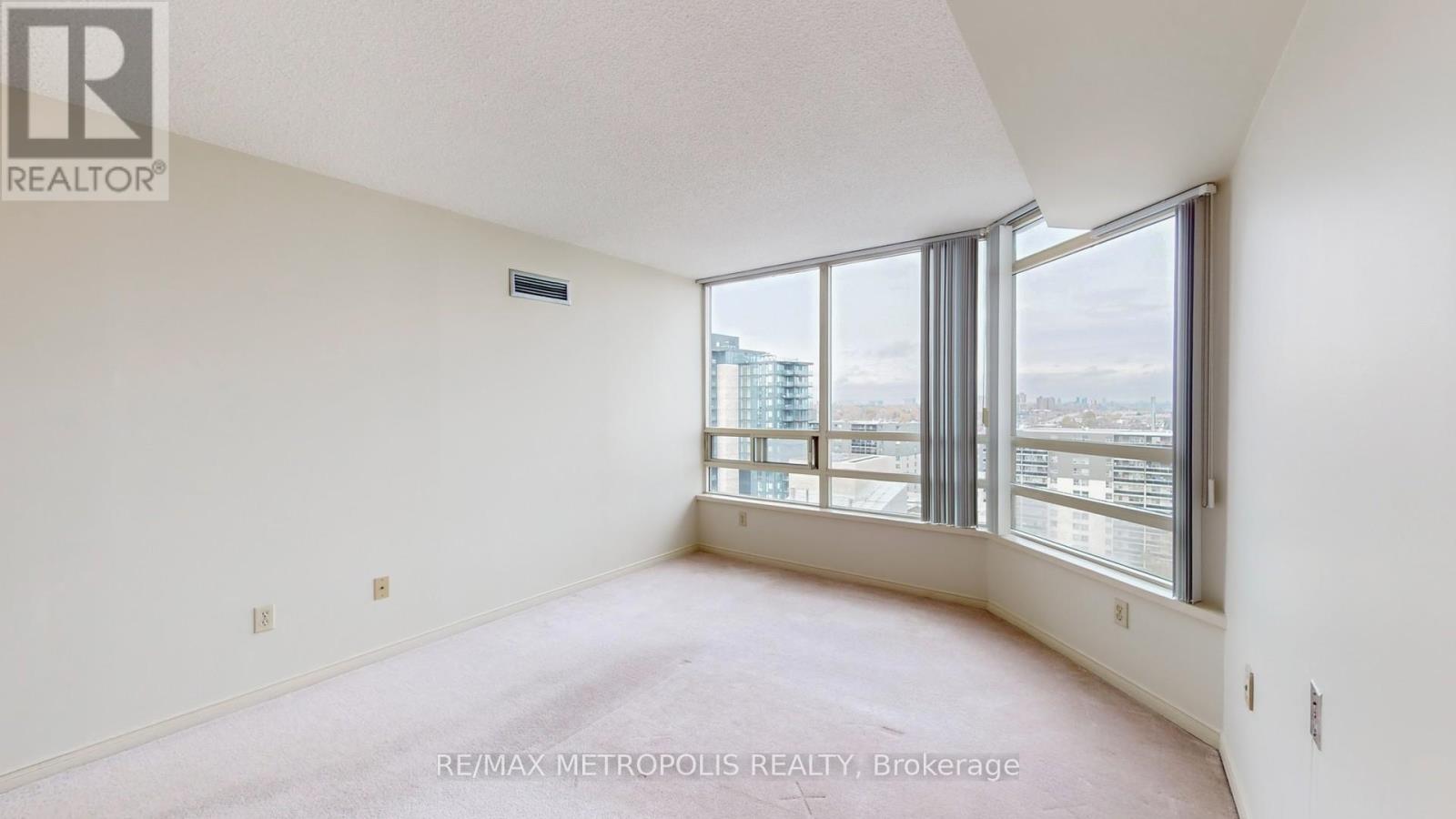 1709 - 75 King Street E, Mississauga, Ontario  L5A 4G5 - Photo 21 - W12453039