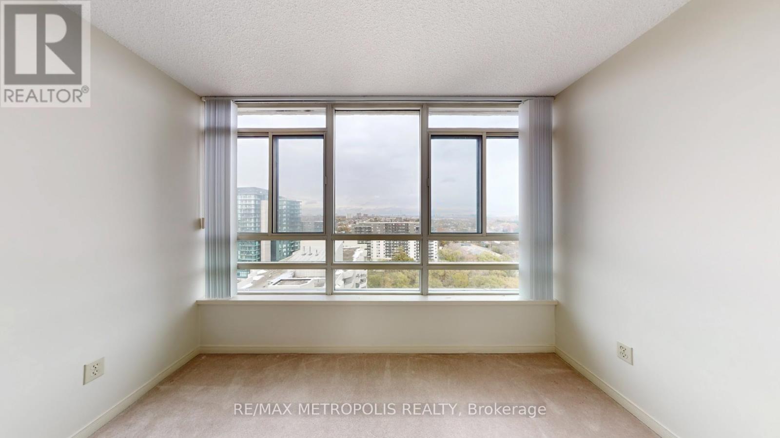 1709 - 75 King Street E, Mississauga, Ontario  L5A 4G5 - Photo 17 - W12453039