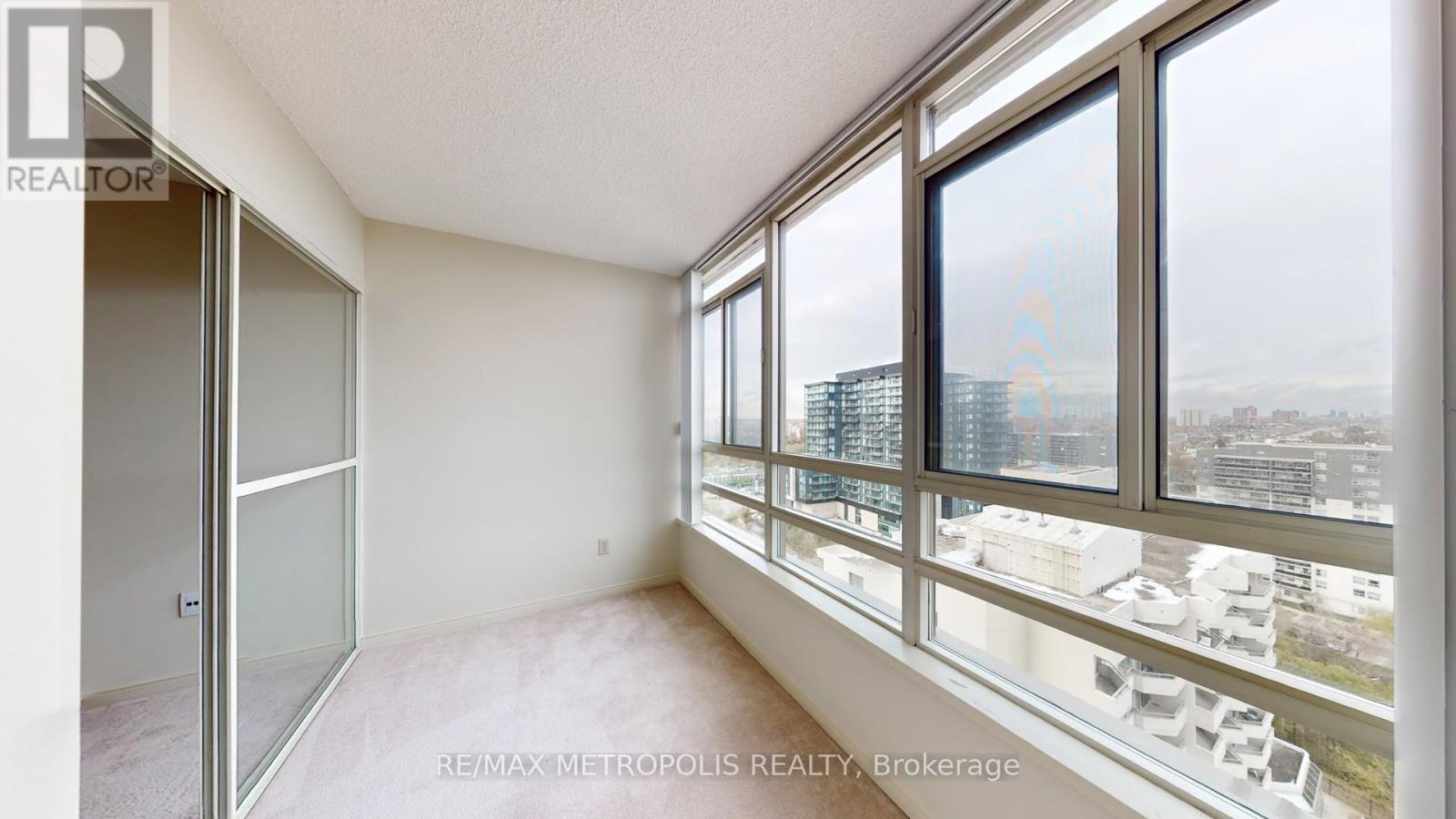 1709 - 75 King Street E, Mississauga, Ontario  L5A 4G5 - Photo 18 - W12453039