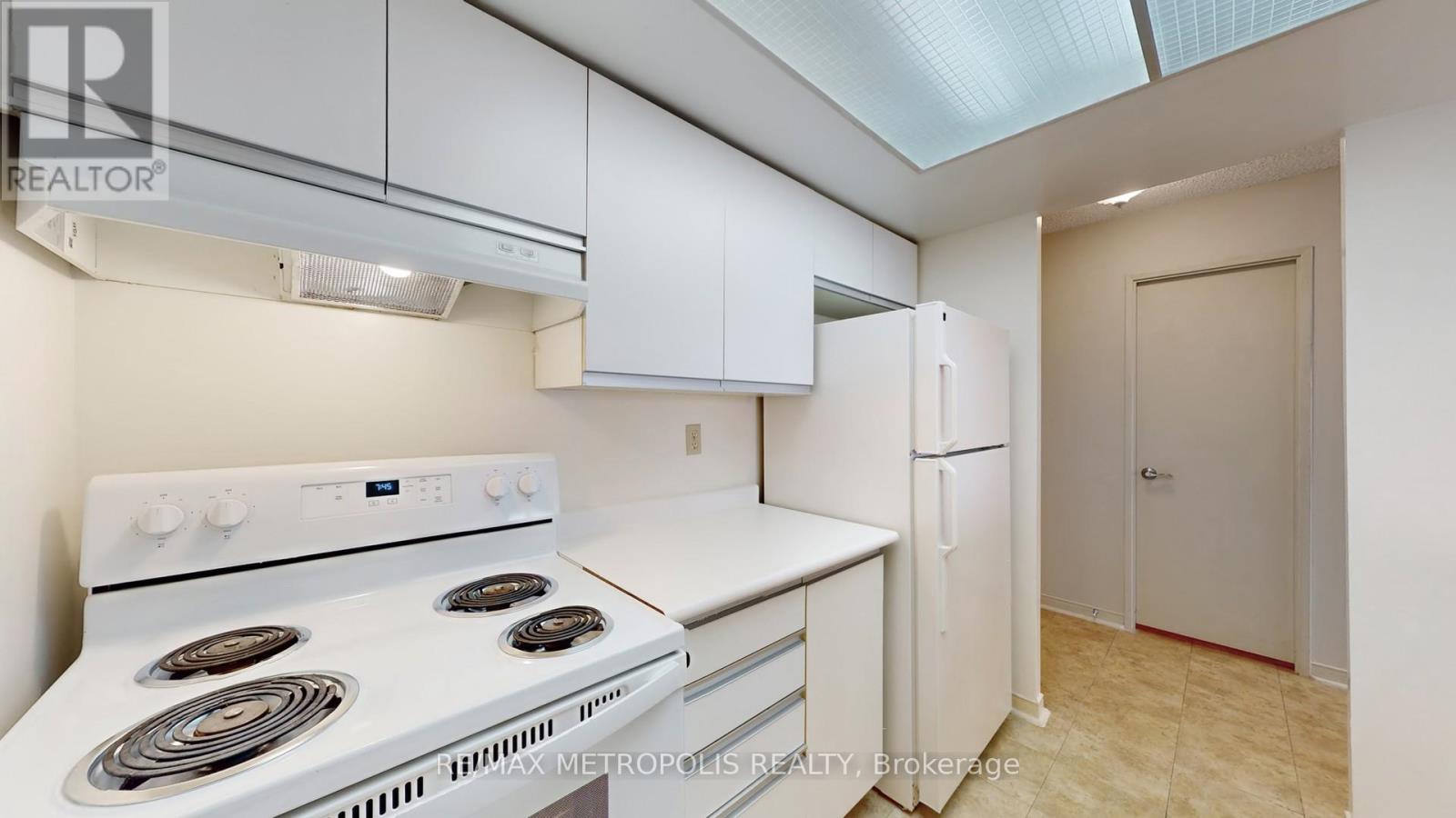 1709 - 75 King Street E, Mississauga, Ontario  L5A 4G5 - Photo 16 - W12453039