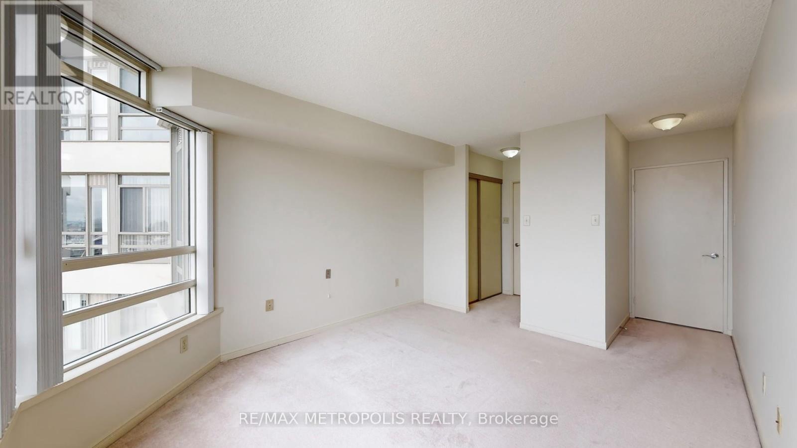 1709 - 75 King Street E, Mississauga, Ontario  L5A 4G5 - Photo 22 - W12453039