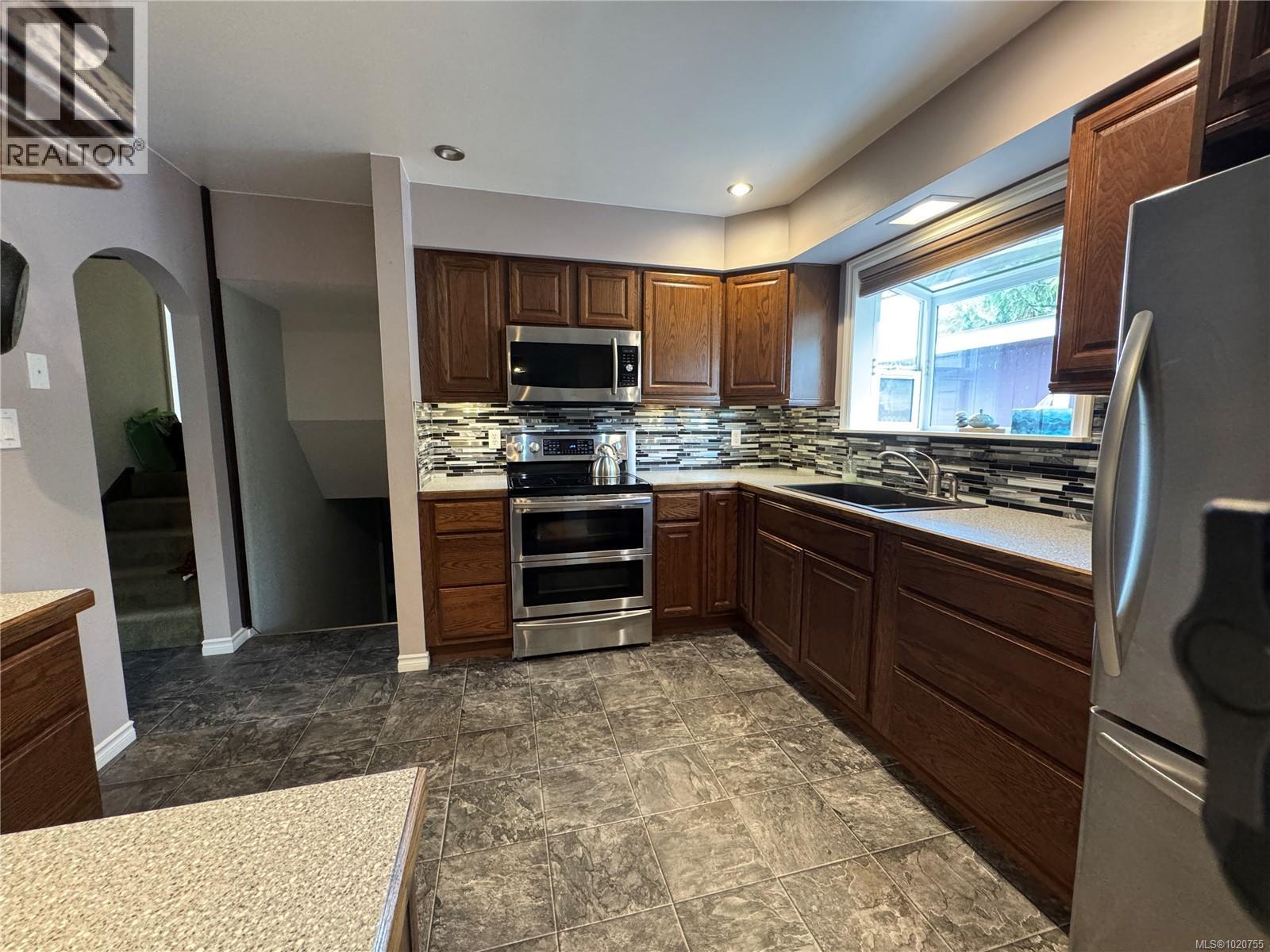 594 Hummingbird Lane, Gold River, British Columbia V0P 1G0 - Photo 6 - 1020755