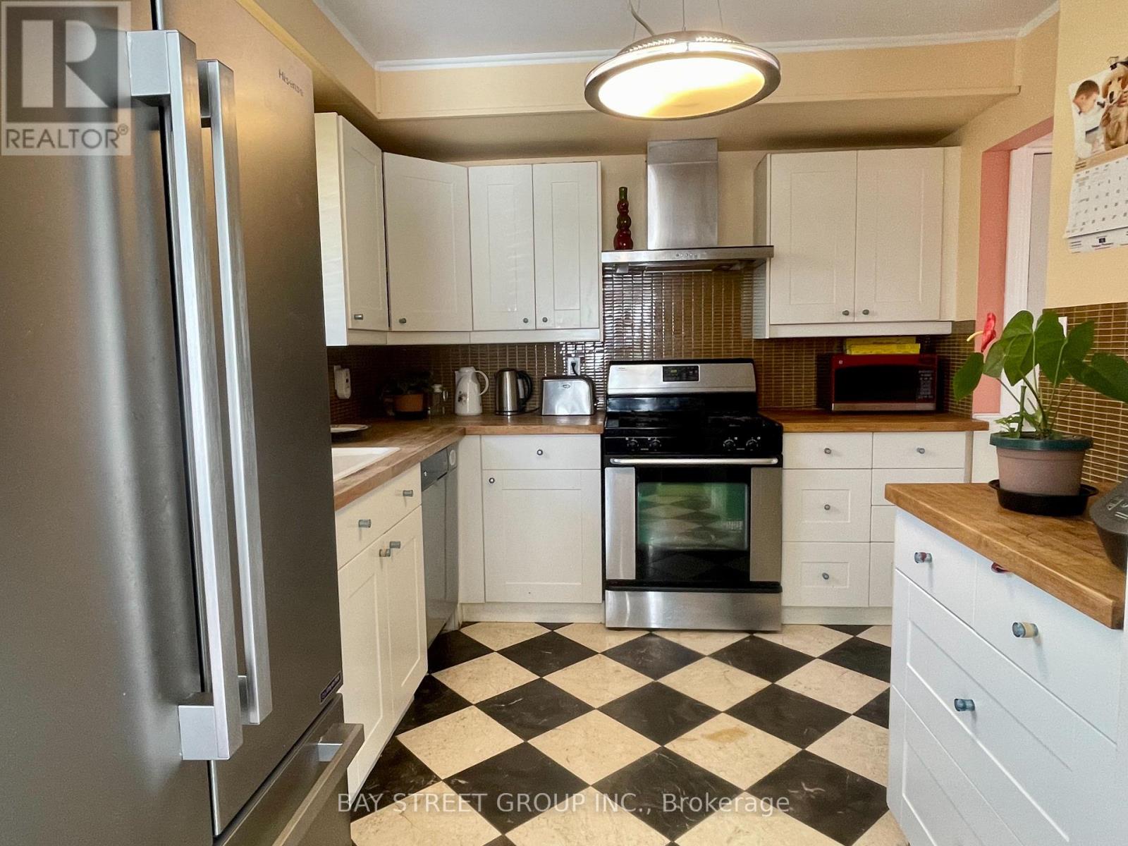 8159 Niven Street, Niagara Falls, Ontario  L2H 2B9 - Photo 9 - X12559542