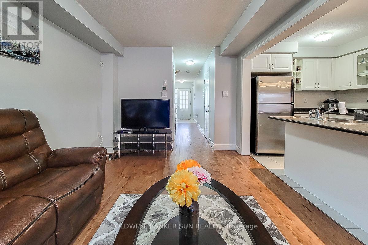 62 Lynch Crescent, Hamilton, Ontario  L0R 1C0 - Photo 19 - X12559630