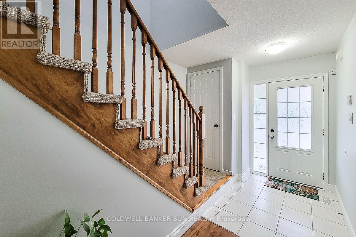 62 Lynch Crescent, Hamilton, Ontario  L0R 1C0 - Photo 6 - X12559630