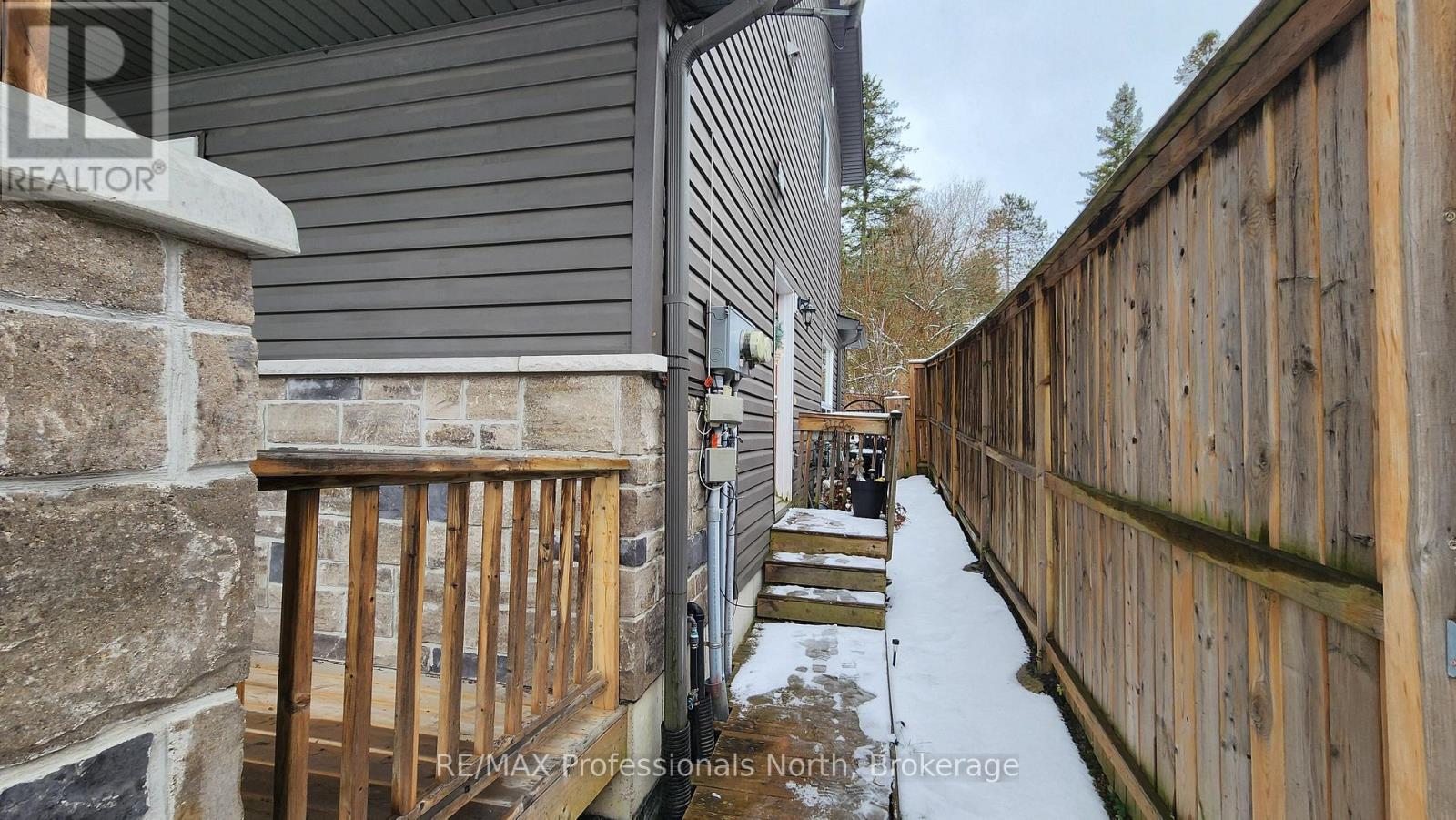 19 Duncan Street E, Huntsville, Ontario  P1H 1P6 - Photo 2 - X12542208