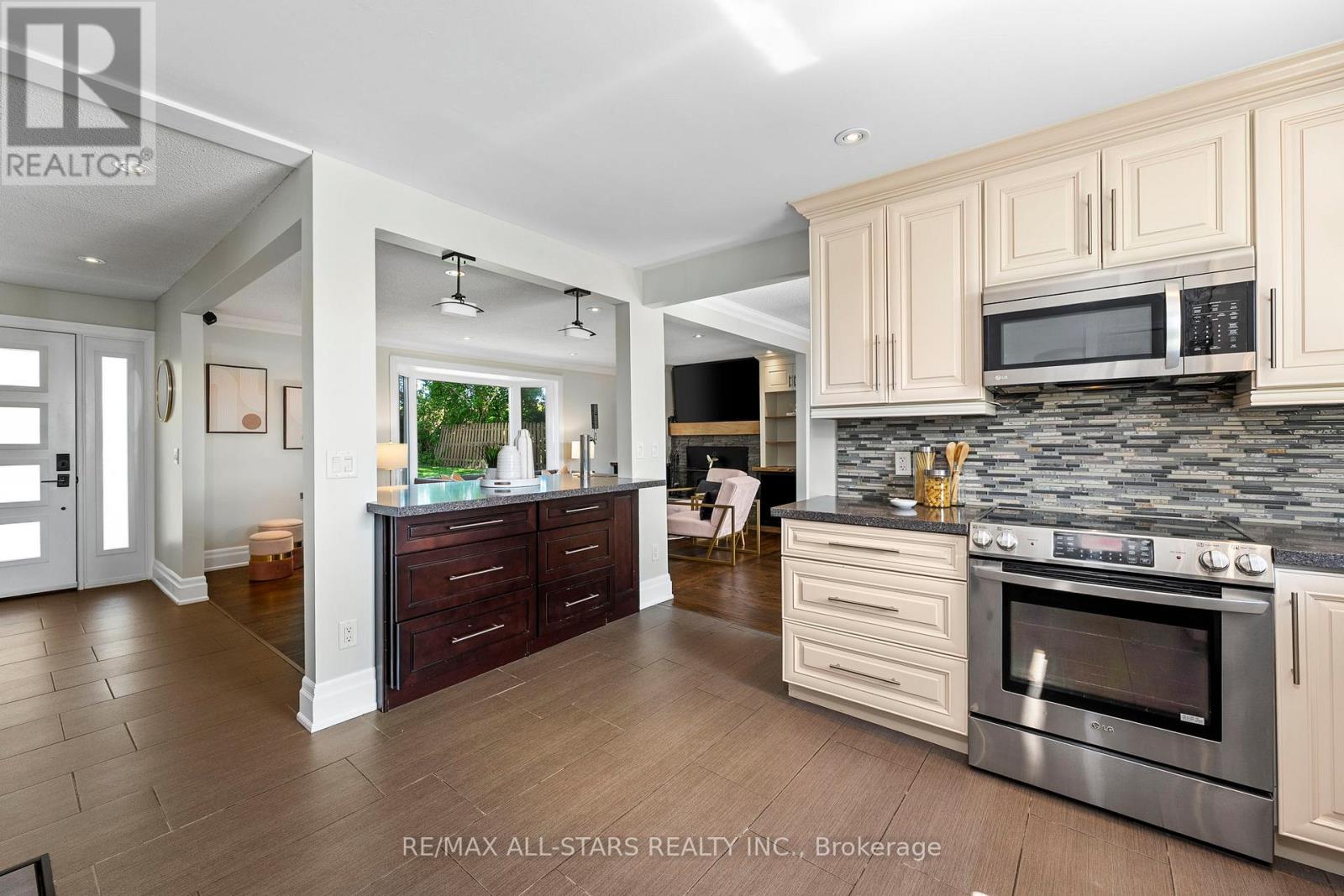 21002 Leslie Street, East Gwillimbury, Ontario  L0G 1R0 - Photo 13 - N12559070