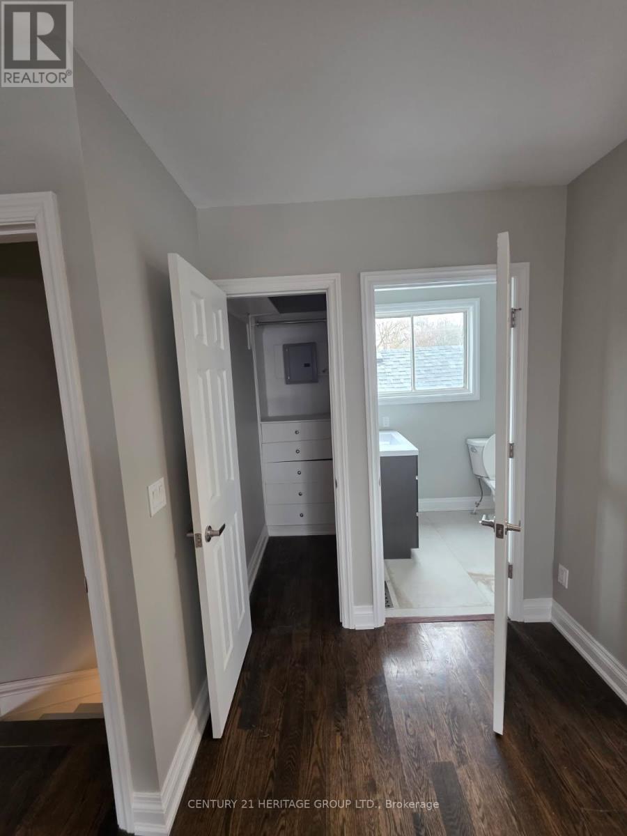 Back Unit - 30 Howard Drive, Newmarket, Ontario  L3Y 3G7 - Photo 4 - N12554318