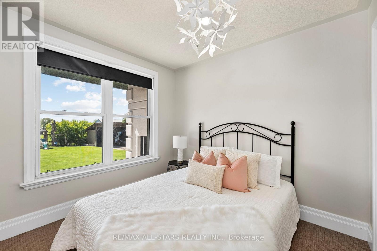 21002 Leslie Street, East Gwillimbury, Ontario  L0G 1R0 - Photo 24 - N12559070