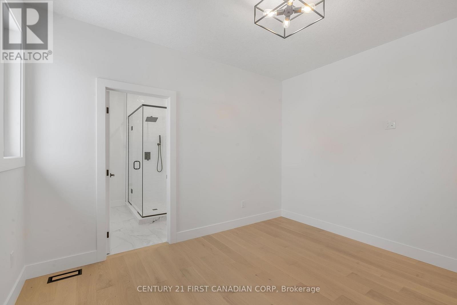 16 - 430 Head Street, Strathroy-Caradoc, Ontario  N7G 2K2 - Photo 22 - X12356481