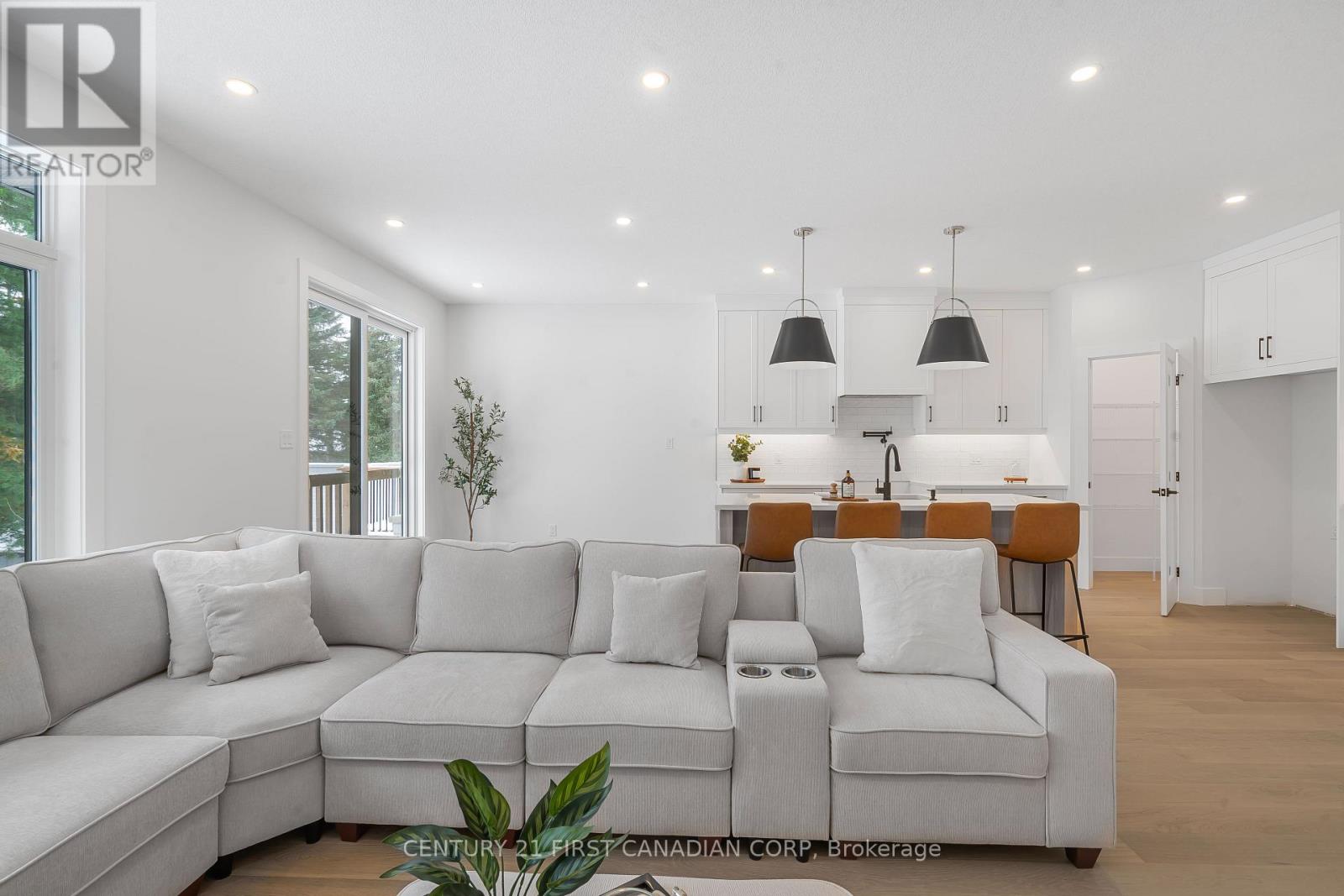 16 - 430 Head Street, Strathroy-Caradoc, Ontario  N7G 2K2 - Photo 20 - X12356481