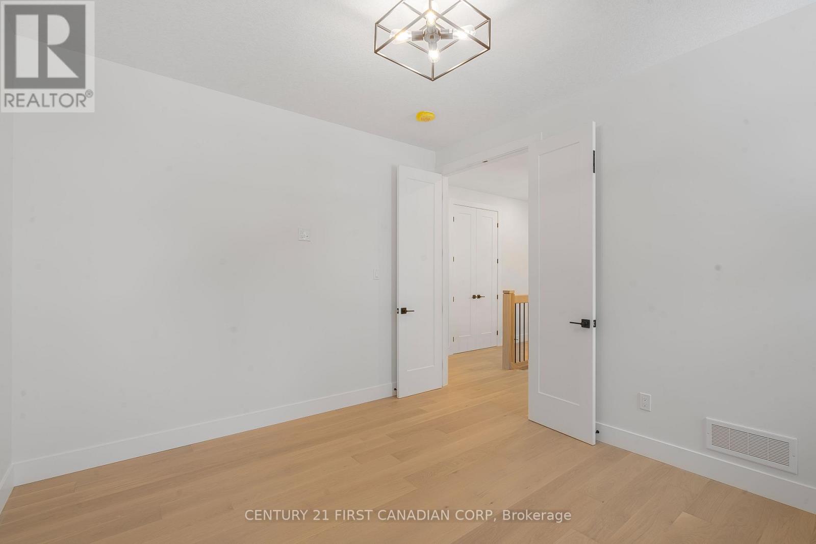 16 - 430 Head Street, Strathroy-Caradoc, Ontario  N7G 2K2 - Photo 23 - X12356481