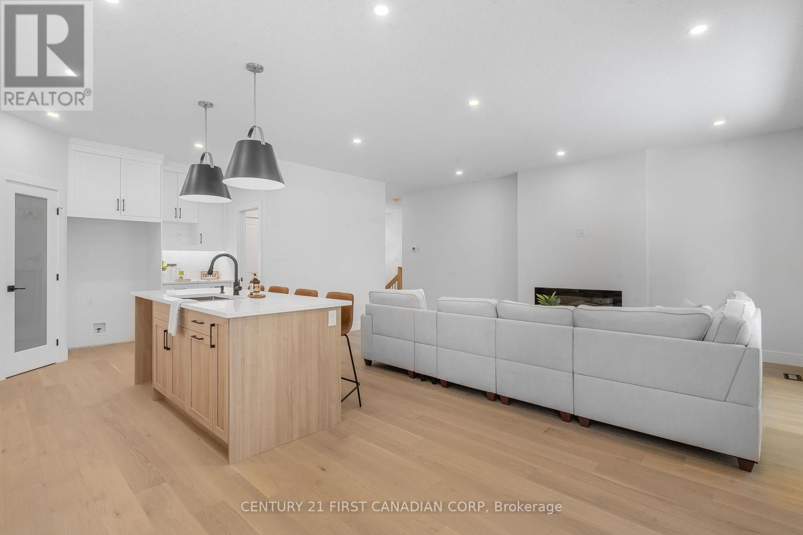 16 - 430 Head Street, Strathroy-Caradoc, Ontario  N7G 2K2 - Photo 13 - X12356481