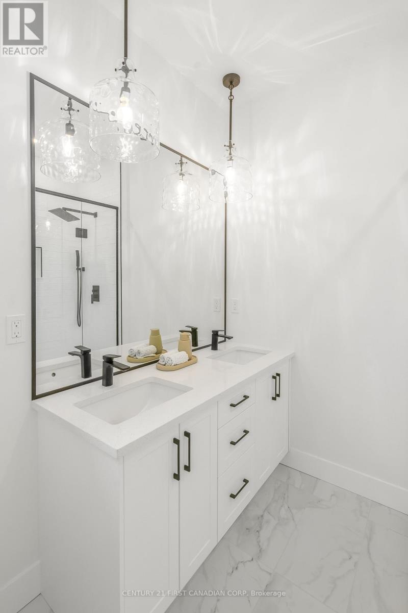 16 - 430 Head Street, Strathroy-Caradoc, Ontario  N7G 2K2 - Photo 25 - X12356481